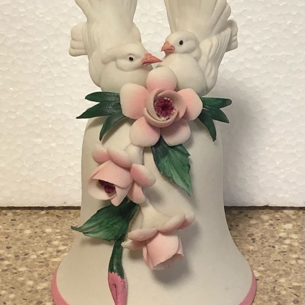Capodimonte White & Pink Doves Porcelain Bell